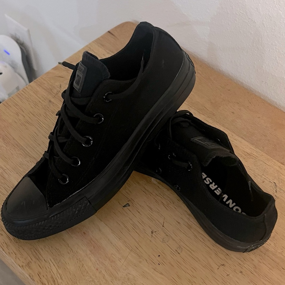 All black low top converse size 4 men’s